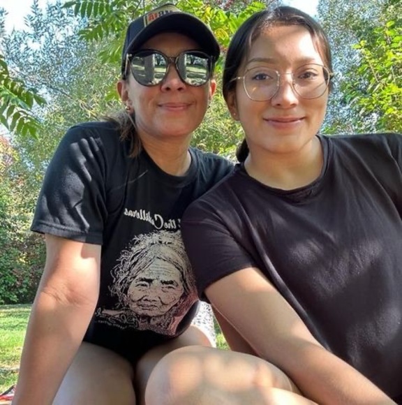 Meet your Posher, Rosmary - Picture 1 of 1